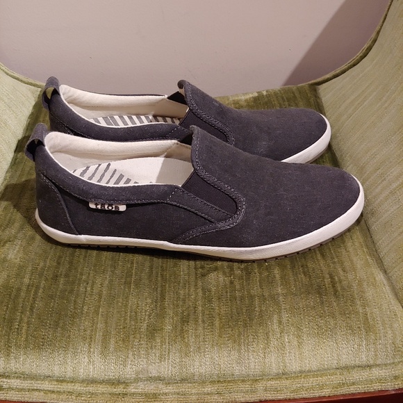 taos dandy slip on